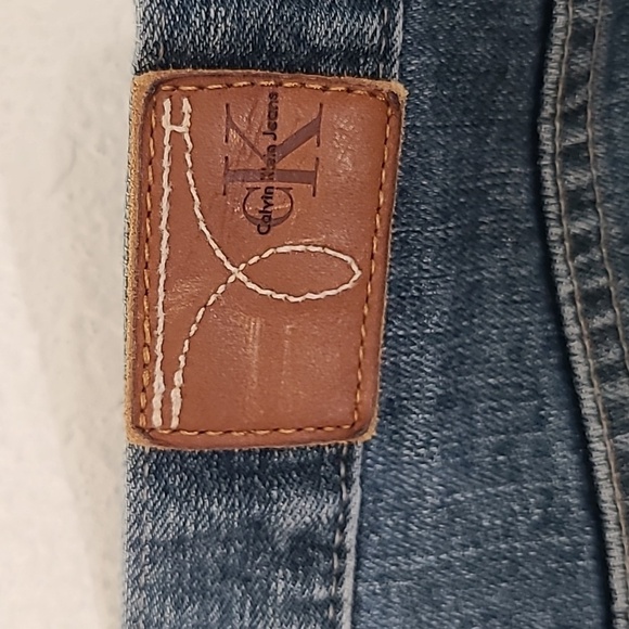 CALVIN KLEIN Women's Light Wash Bootcut Jeans, size 16 (run small) - Picture 8 of 10